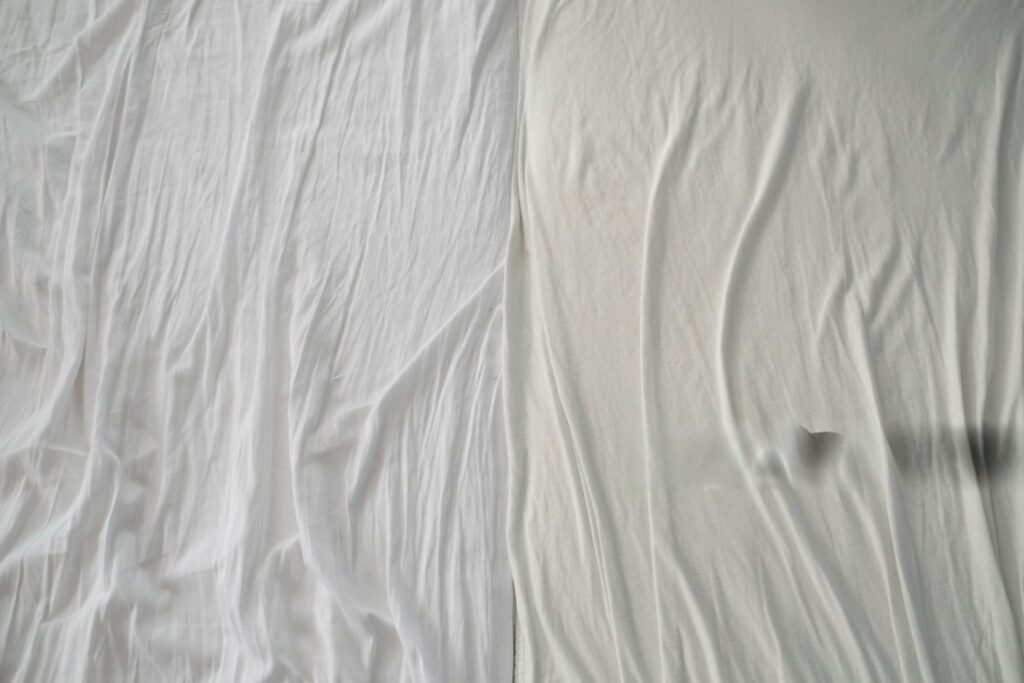 How to fold a fitted sheet perfectly - before and after results