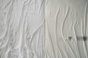 How to fold a fitted sheet perfectly - before and after results