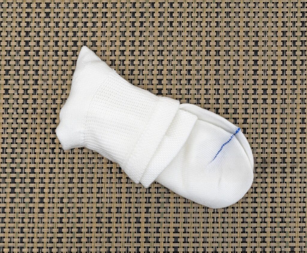 DIY lavender sleep sachet - Aunt Karen's weird trick that works