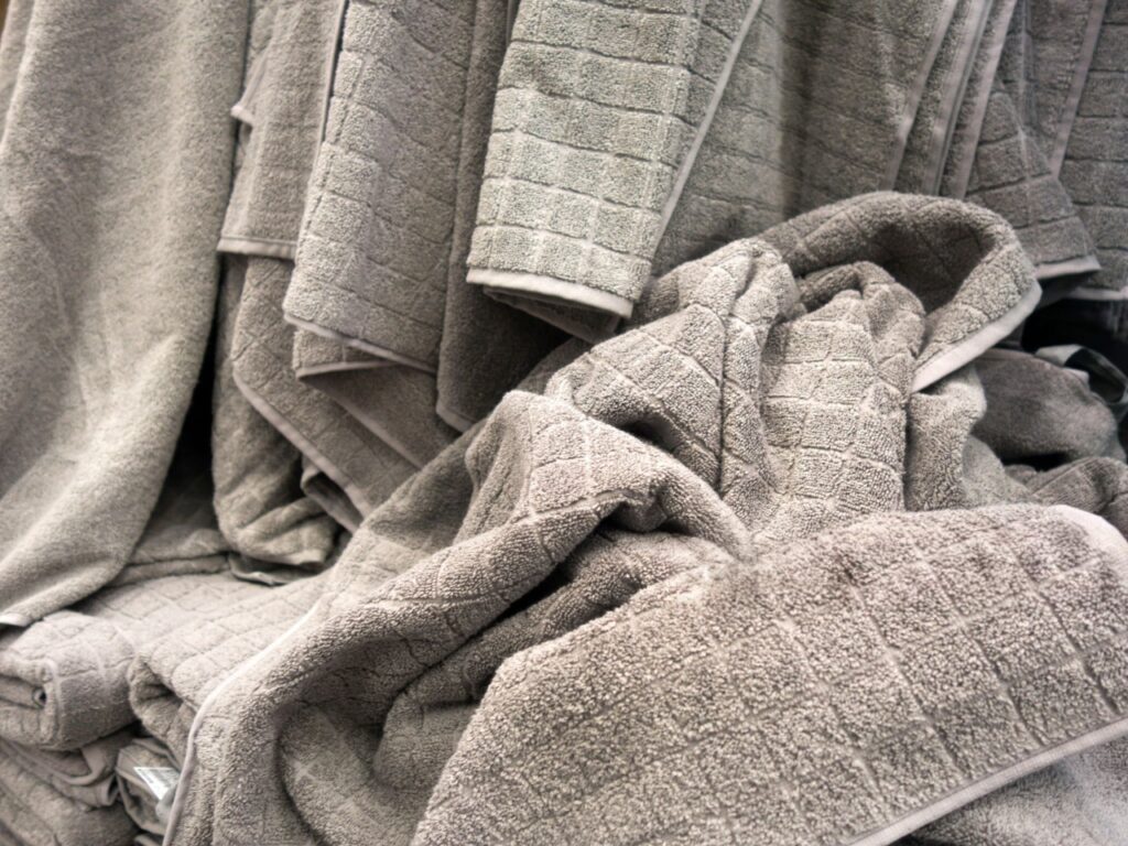 Tencel towels = glorified squeegees. Some things belong to cotton.